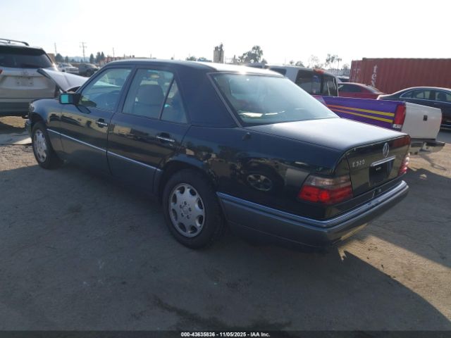 1994 MERCEDES-BENZ E WDBEA32E6RC127973 Photo 2