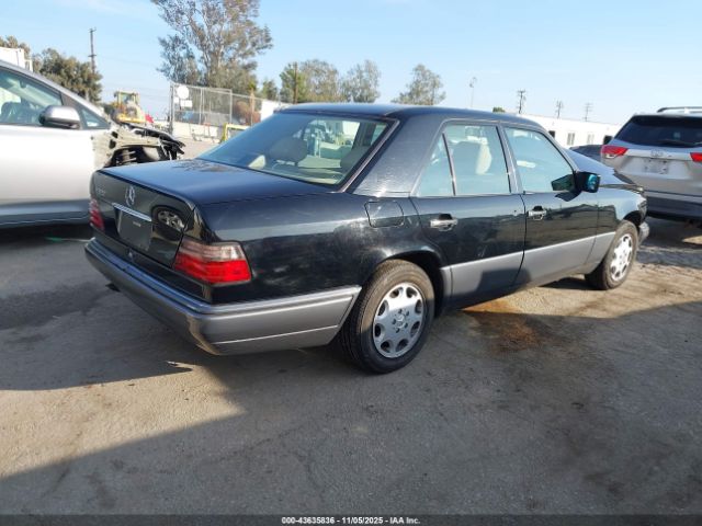 1994 MERCEDES-BENZ E WDBEA32E6RC127973 Photo 3