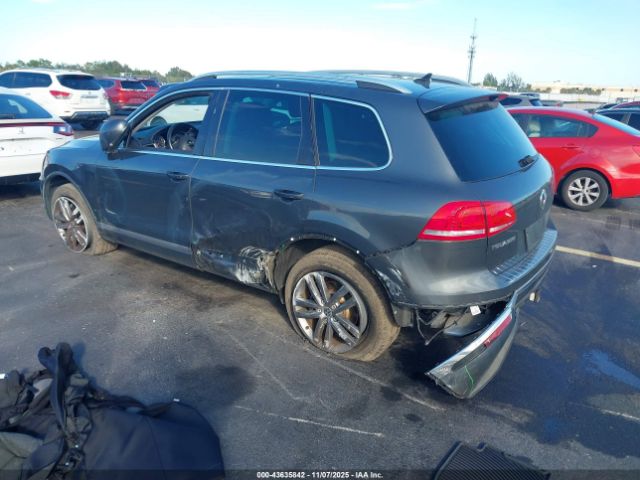 2015 VOLKSWAGEN TOUAREG WVGEF9BP6FD006658 Photo 2