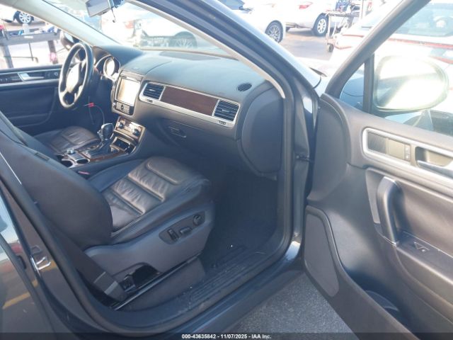 2015 VOLKSWAGEN TOUAREG WVGEF9BP6FD006658 Photo 4