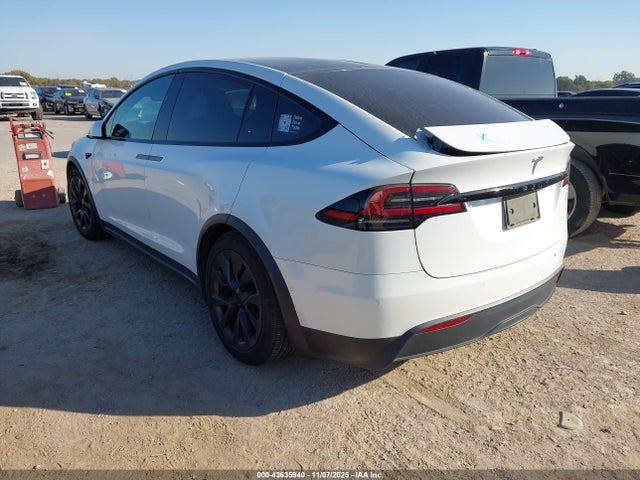 2022 TESLA MODEL X 7SAXCAE50NF356993 Photo 2