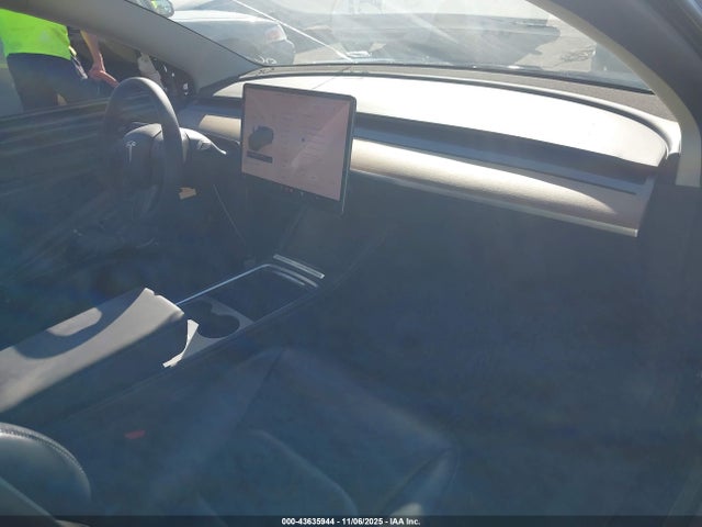 2022 TESLA MODEL 3 5YJ3E1EA8NF246468 Photo 4