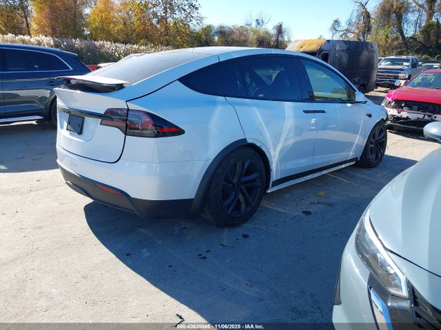 2026 TESLA MODEL X 7SAXCDE51TF475103 Photo 3