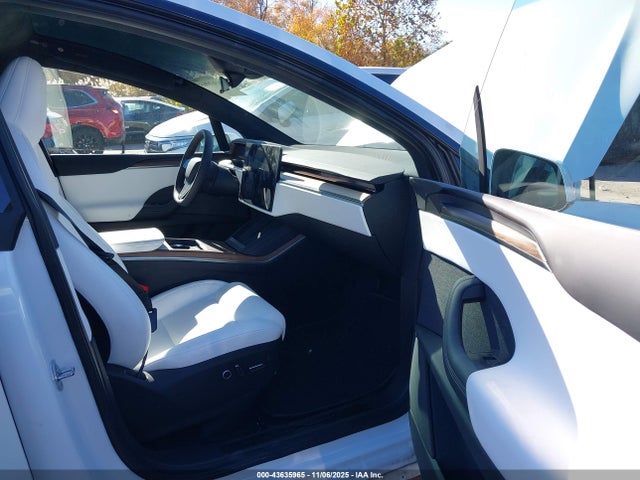 2026 TESLA MODEL X 7SAXCDE51TF475103 Photo 4