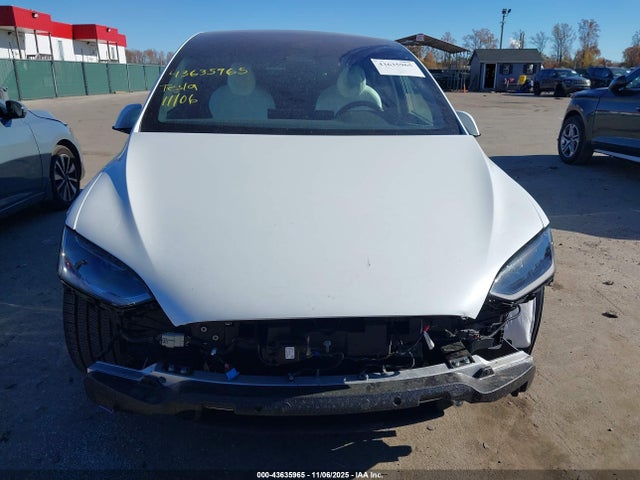 2026 TESLA MODEL X 7SAXCDE51TF475103 Photo 5