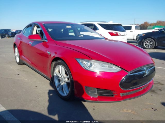 2015 TESLA MODEL S 5YJSA1H28FFP69387