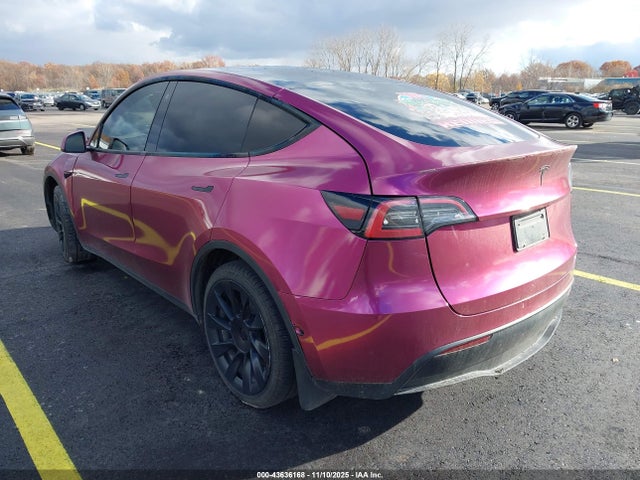 2021 TESLA MODEL Y 5YJYGDEEXMF192450 Photo 2