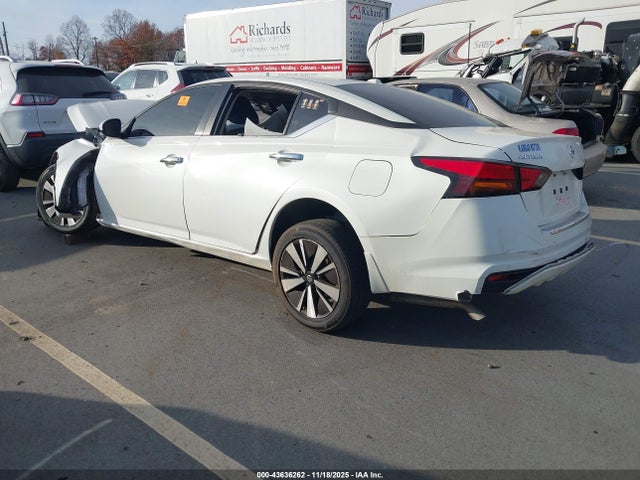 43636262 :رقم المزاد ، 1N4BL4DV7NN351632 vin ، 2022 Nissan Altima Sv Fwd مزاد بيع