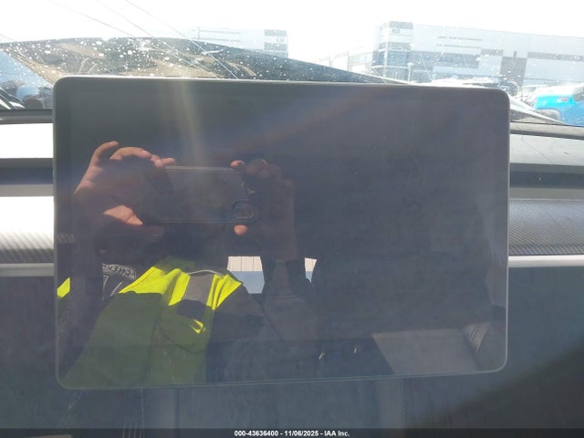 2023 TESLA MODEL Y 7SAYGDEE2PA208211 Photo 6