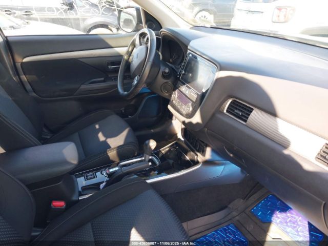 2017 MITSUBISHI OUTLANDER JA4AD3A30HZ060509 Photo 4