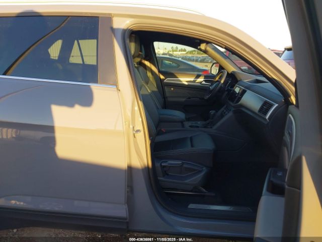 2021 VOLKSWAGEN ATLAS CROSS SPORT 1V2WE2CA5MC215744 Photo 4