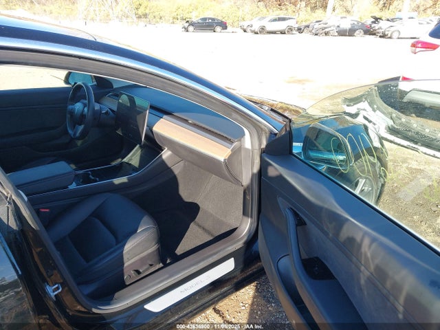 2019 TESLA MODEL 3 5YJ3E1EB4KF384528 Photo 4