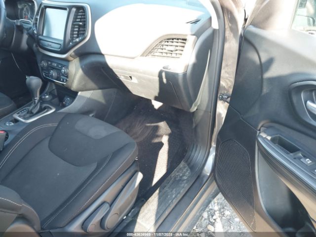 2016 JEEP CHEROKEE 1C4PJMCS6GW219262 Photo 4