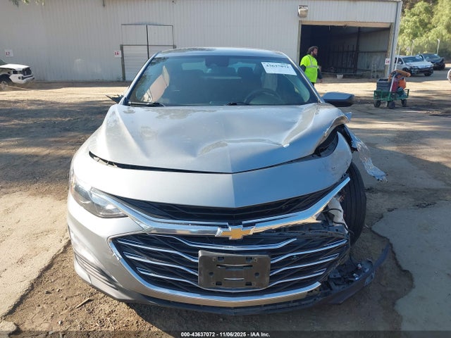 1G1ZD5ST6SF120927 Chevrolet Malibu Fwd 1lt