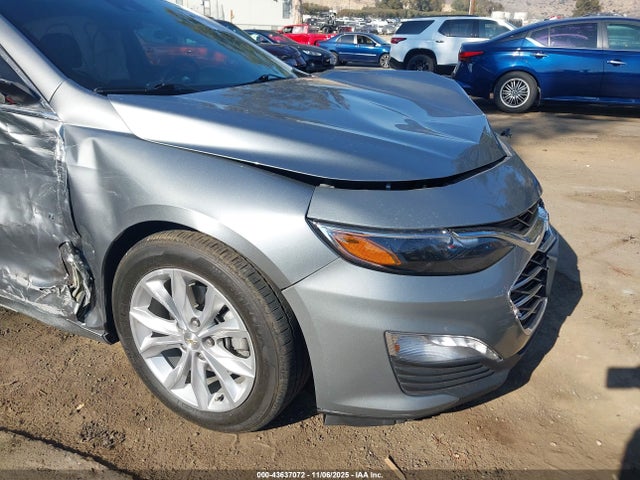 1G1ZD5ST6SF120927 Chevrolet Malibu Fwd 1lt