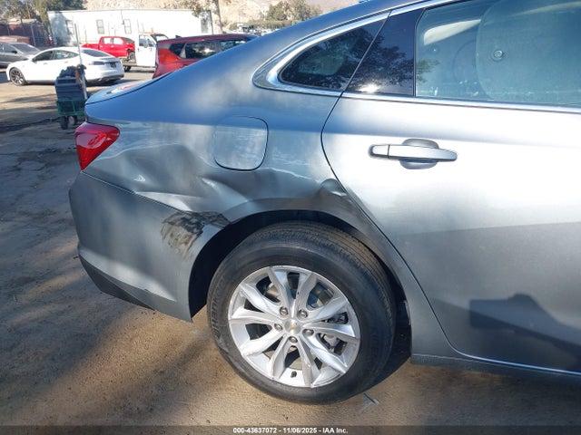1G1ZD5ST6SF120927 Chevrolet Malibu Fwd 1lt