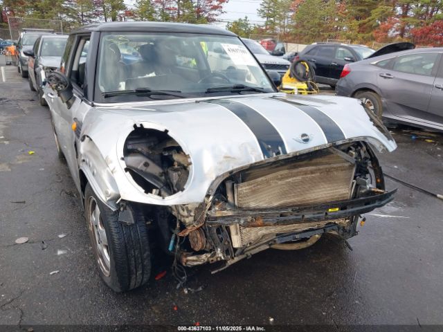 2010 MINI COOPER WMWMF3C56ATZ65399 Photo 5