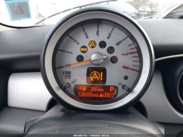 2010 MINI COOPER WMWMF3C56ATZ65399 Photo 6