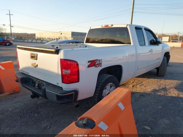 2011 CHEVROLET SILVERADO 1500 1GCRKSE30BZ242611 Photo 3