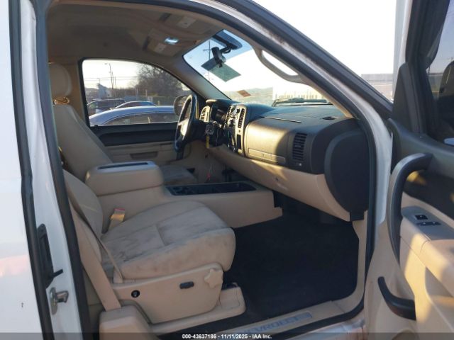 2011 CHEVROLET SILVERADO 1500 1GCRKSE30BZ242611 Photo 4
