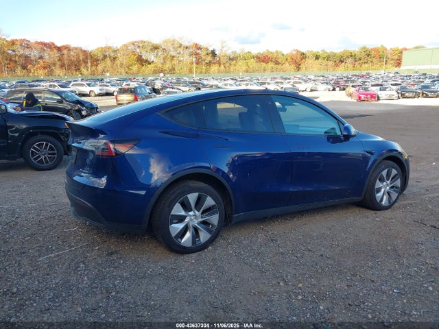 2023 TESLA MODEL Y 7SAYGDEE6PF618402 Photo 3