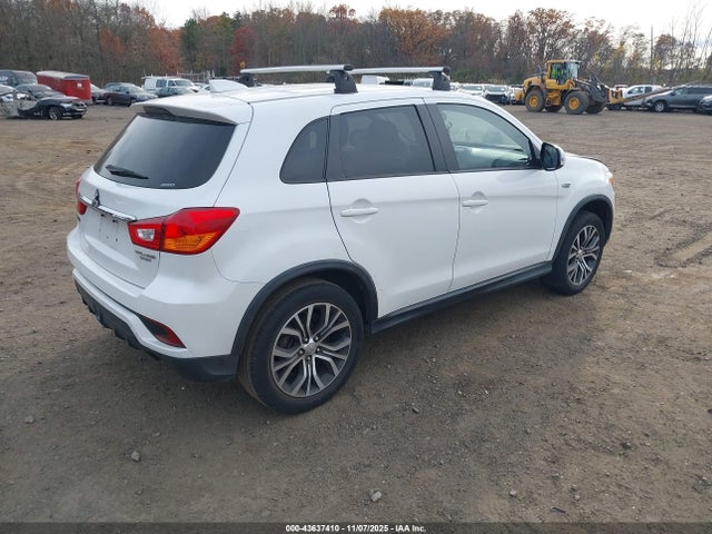 2018 MITSUBISHI OUTLANDER SPORT JA4AR3AU9JU025478 Photo 3