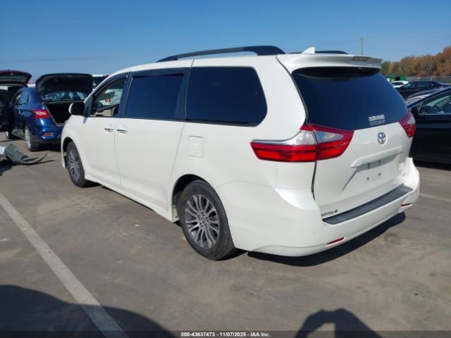 2019 TOYOTA SIENNA 5TDYZ3DC3KS967491 Photo 2