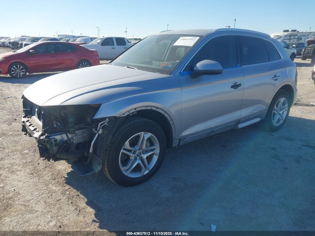 2019 AUDI Q5 WA1ANAFY9K2043584 Photo 1