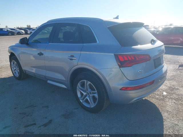 2019 AUDI Q5 WA1ANAFY9K2043584 Photo 2