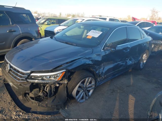 2017 VOLKSWAGEN PASSAT 1VWGT7A33HC025781 Photo 1