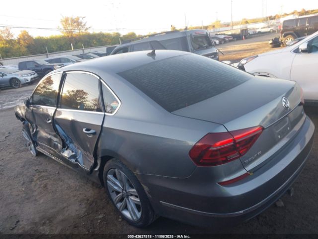 2017 VOLKSWAGEN PASSAT 1VWGT7A33HC025781 Photo 2