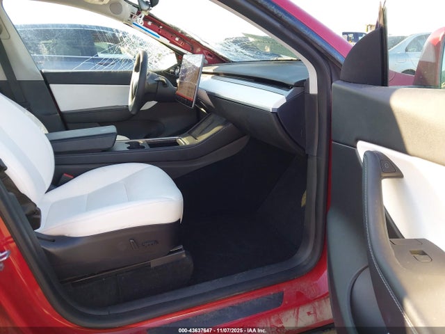 2022 TESLA MODEL Y 7SAYGDEE0NF391625 Photo 4