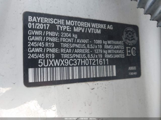 2017 BMW X3 5UXWX9C37H0T21611 Photo 8