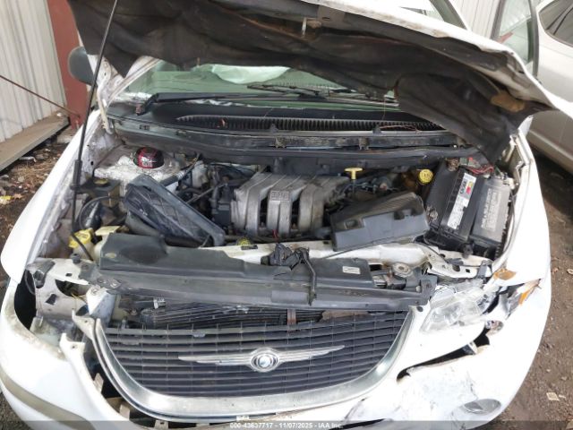 2000 CHRYSLER TOWN & COUNTRY 1C4GP64L5YB674792 Photo 9