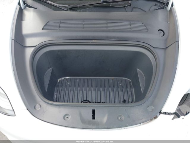 2023 TESLA MODEL Y 7SAYGDEF2PF969512 Photo 9