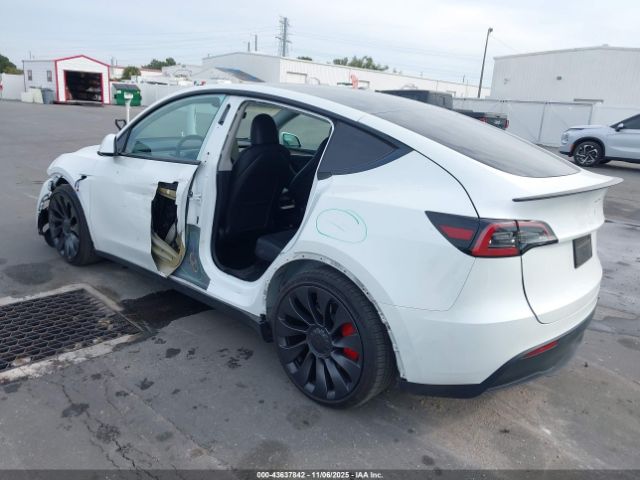 2023 TESLA MODEL Y 7SAYGDEF2PF969512 Photo 2