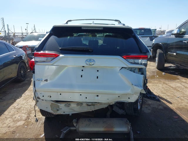Auction sale of the 2022 Toyota Rav4 Xle Premium, vin: 2T3C1RFV6NW185580, lot number: 43637884