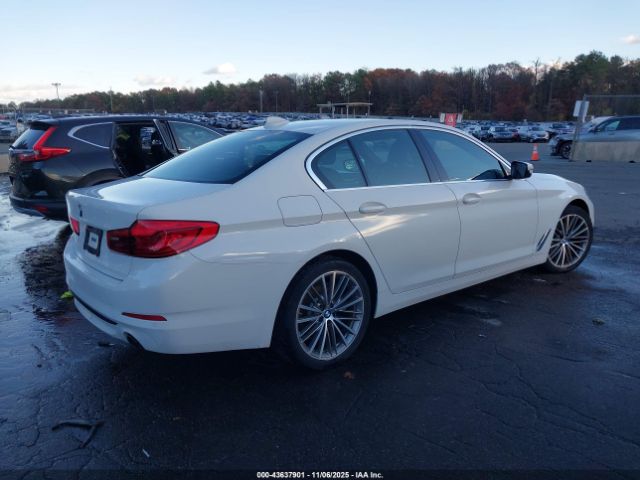 2019 BMW 530I WBAJA7C5XKWW39663 Photo 3