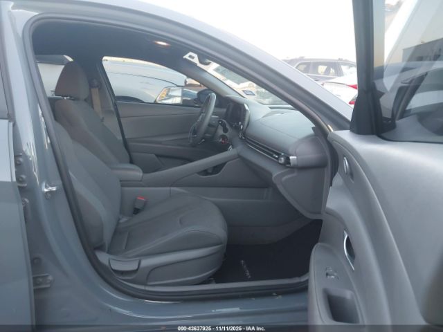 2022 HYUNDAI ELANTRA KMHLL4AG9NU317326 Photo 4
