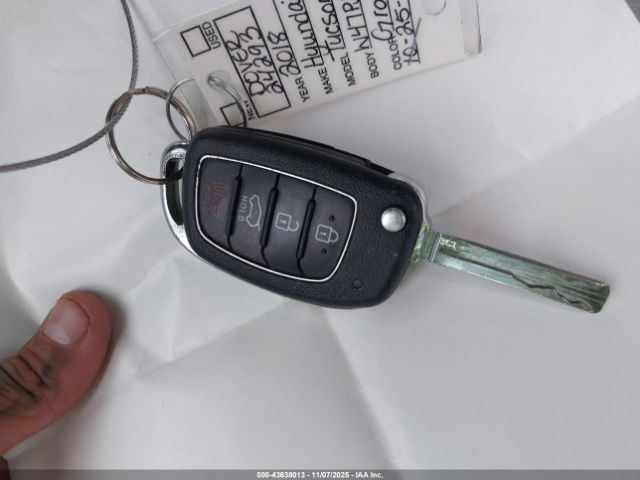 2018 HYUNDAI TUCSON KM8J3CA40JU824293 Photo 10