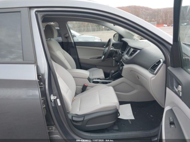 2018 HYUNDAI TUCSON KM8J3CA40JU824293 Photo 4