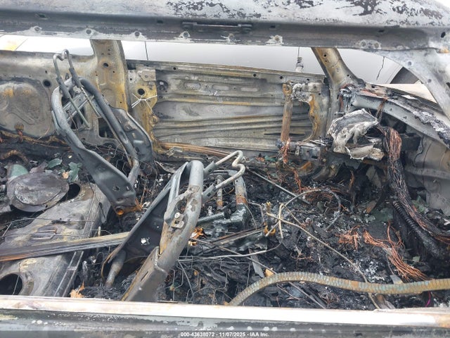 2010 MINI COOPER WMWMF3C52ATU77583 Photo 4