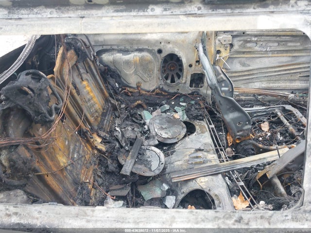 2010 MINI COOPER WMWMF3C52ATU77583 Photo 7