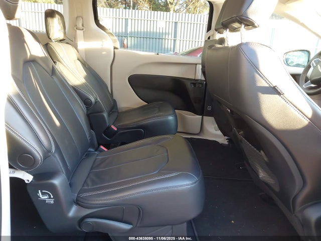 2022 Chrysler Pacifica Touring L მანქანა იყიდება აუქციონზე, vin: 2C4RC1BG8NR220353, აუქციონის ნომერი: 43638095
