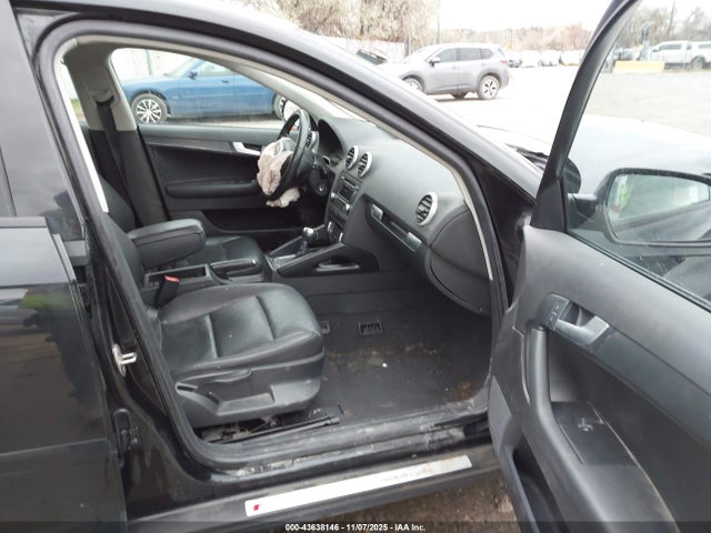 2011 AUDI A3 WAUBJAFM5BA141307 Photo 4