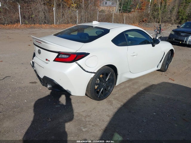 2024 TOYOTA GR86 JF1ZNBE13R8756979 Photo 3