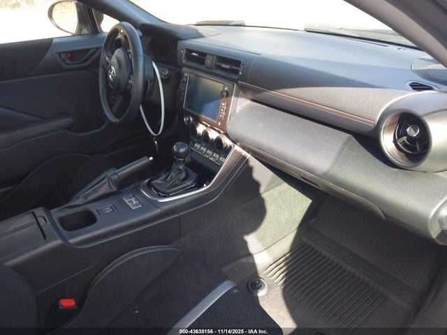 2024 TOYOTA GR86 JF1ZNBE13R8756979 Photo 4