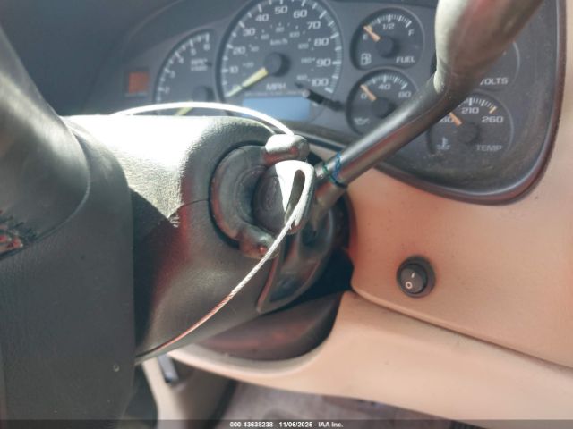 2001 CHEVROLET SUBURBAN 1500 3GNEC16T01G230372 Photo 10