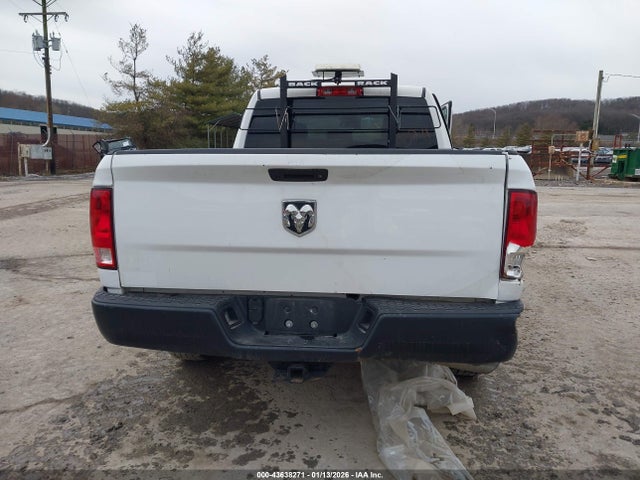 Продаж на аукціоні авто 2022 Ram 1500 Classic Tradesman  4x2 6'4 Box, vin: 1C6RR6FGXNS152536, номер лоту: 43638271