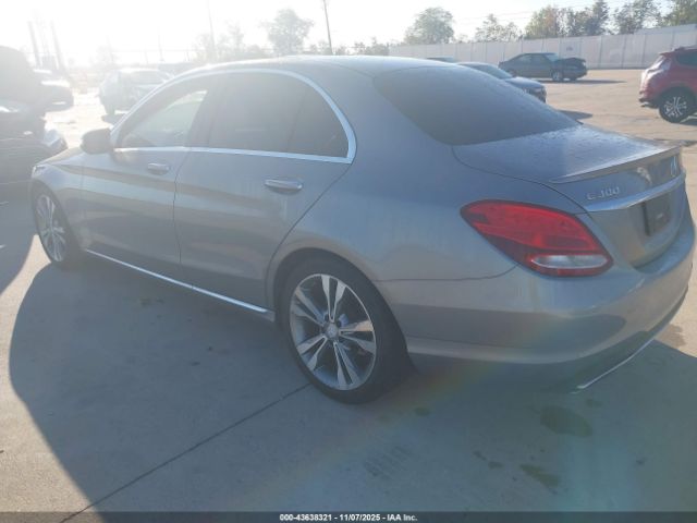 2015 MERCEDES-BENZ C 300 55SWF4JB1FU057736 Photo 2